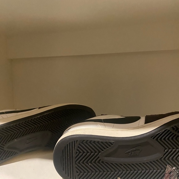 Nike dark brown and White Low-Top Sneakers main image 7